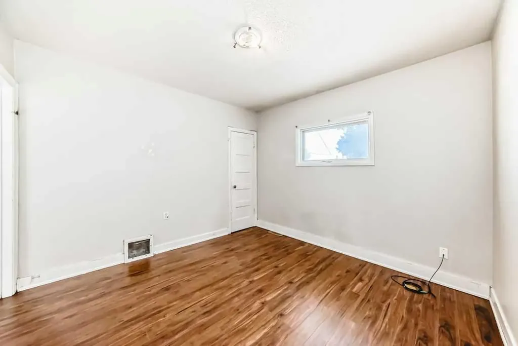 1610 40 Street SW Calgary AB T3C 1W9