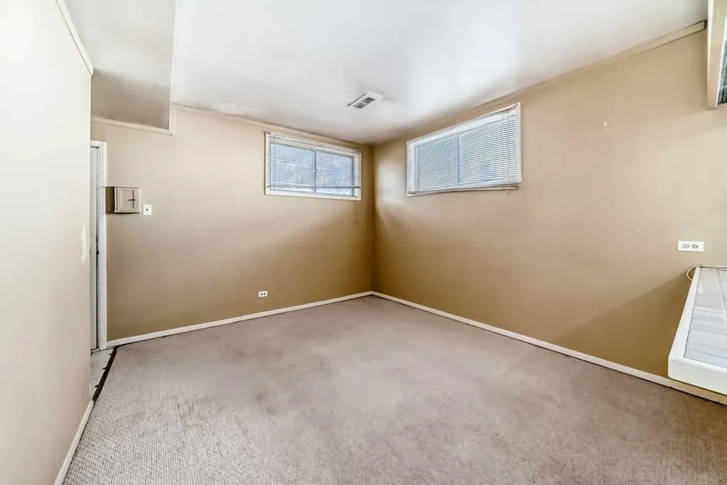 1610 40 Street SW Calgary AB T3C 1W9