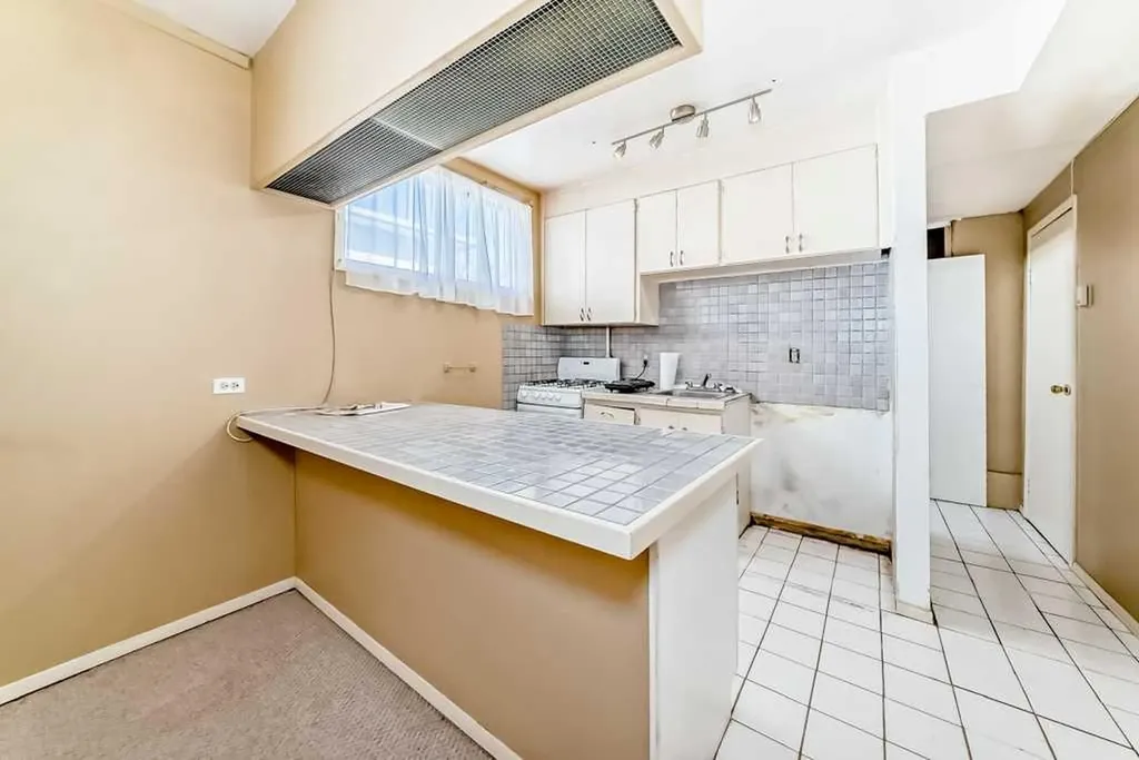 1610 40 Street SW Calgary AB T3C 1W9