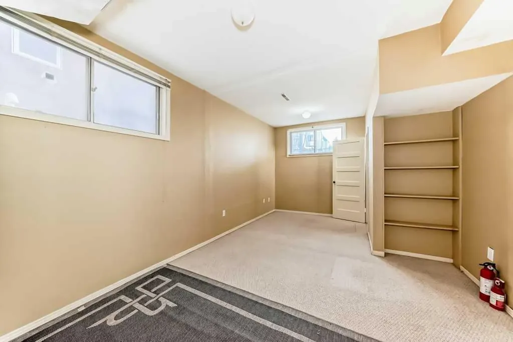 1610 40 Street SW Calgary AB T3C 1W9