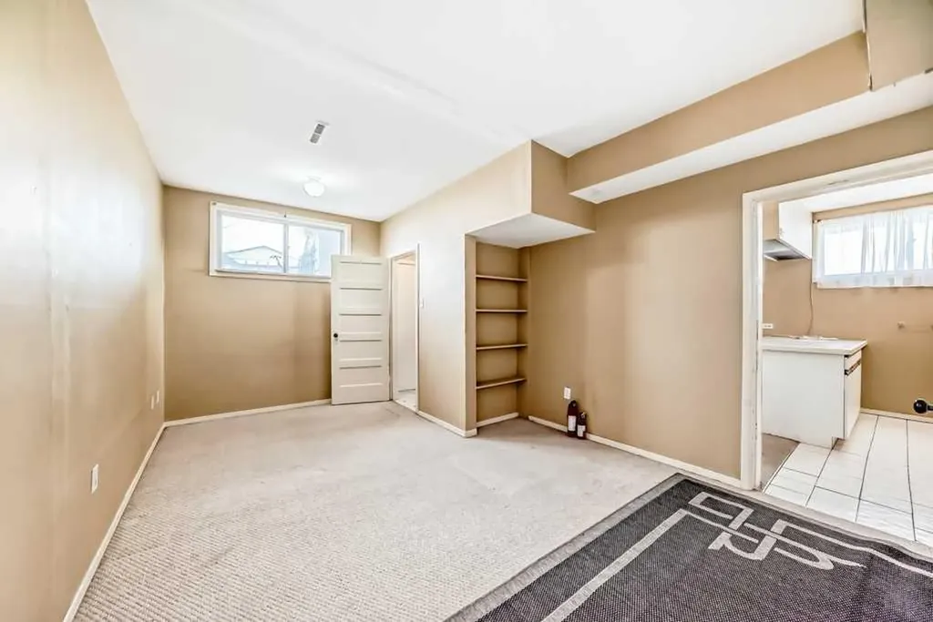 1610 40 Street SW Calgary AB T3C 1W9