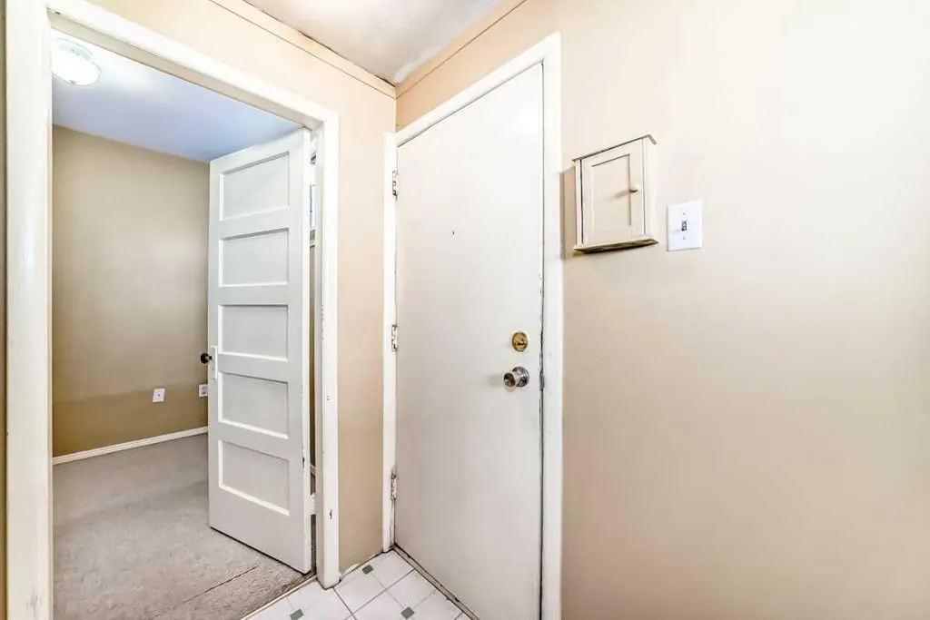 1610 40 Street SW Calgary AB T3C 1W9