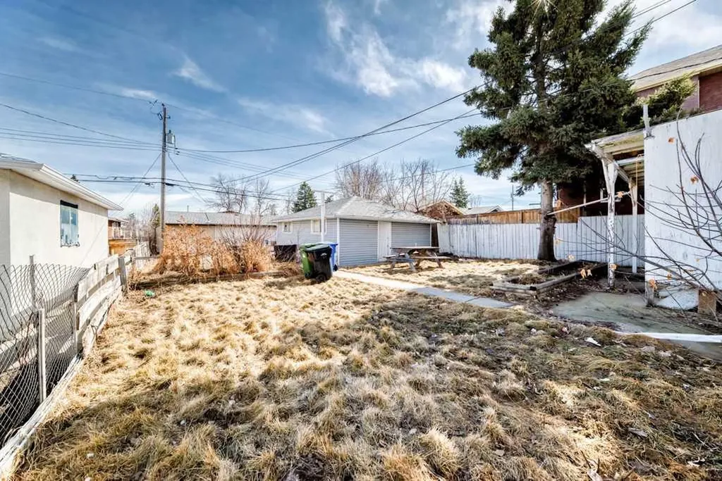 1610 40 Street SW Calgary AB T3C 1W9