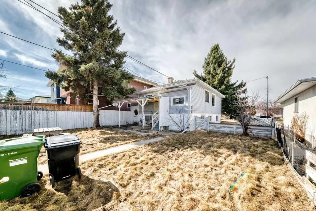 1610 40 Street SW Calgary AB T3C 1W9