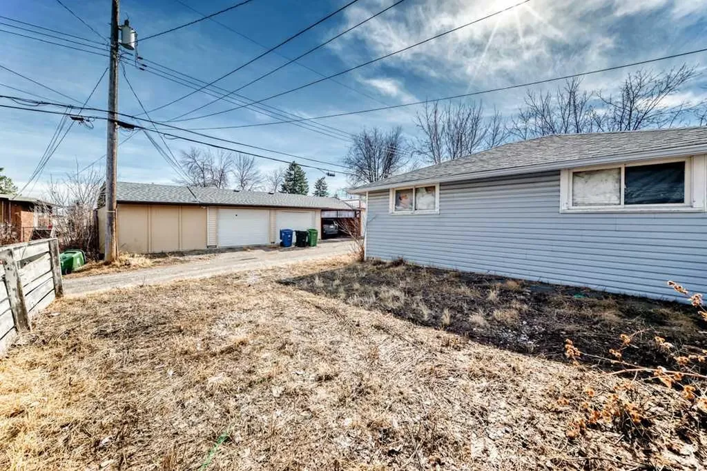 1610 40 Street SW Calgary AB T3C 1W9