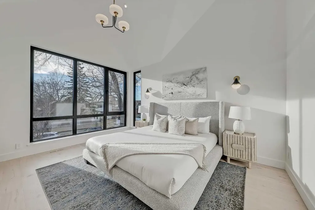 2008 8 Avenue SE Calgary AB T2G 0N8