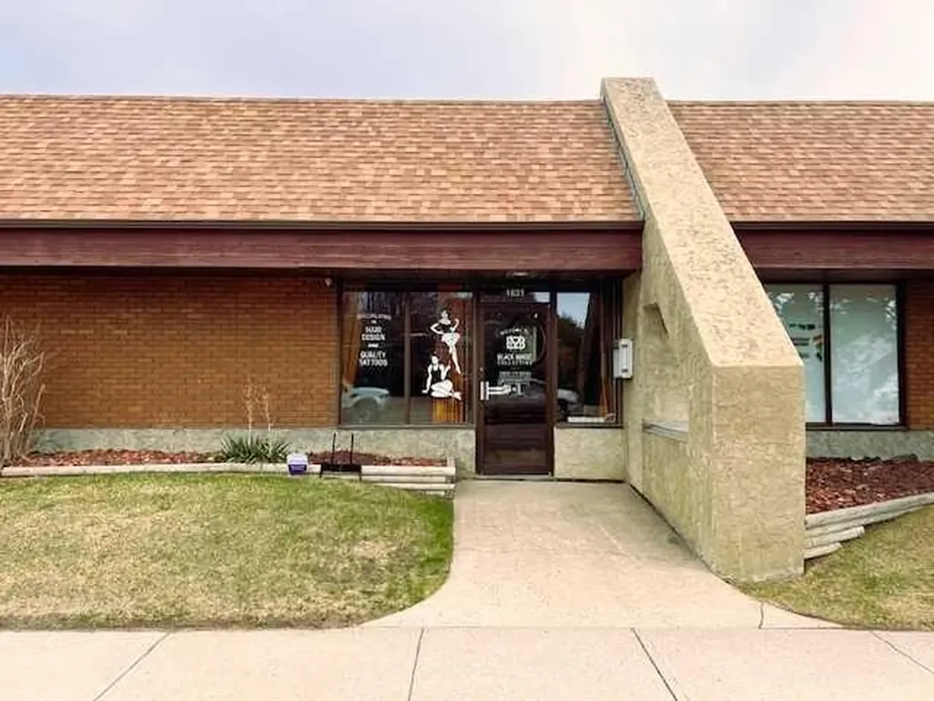 1631 Cedar Road S Lethbridge AB T1K 4W6