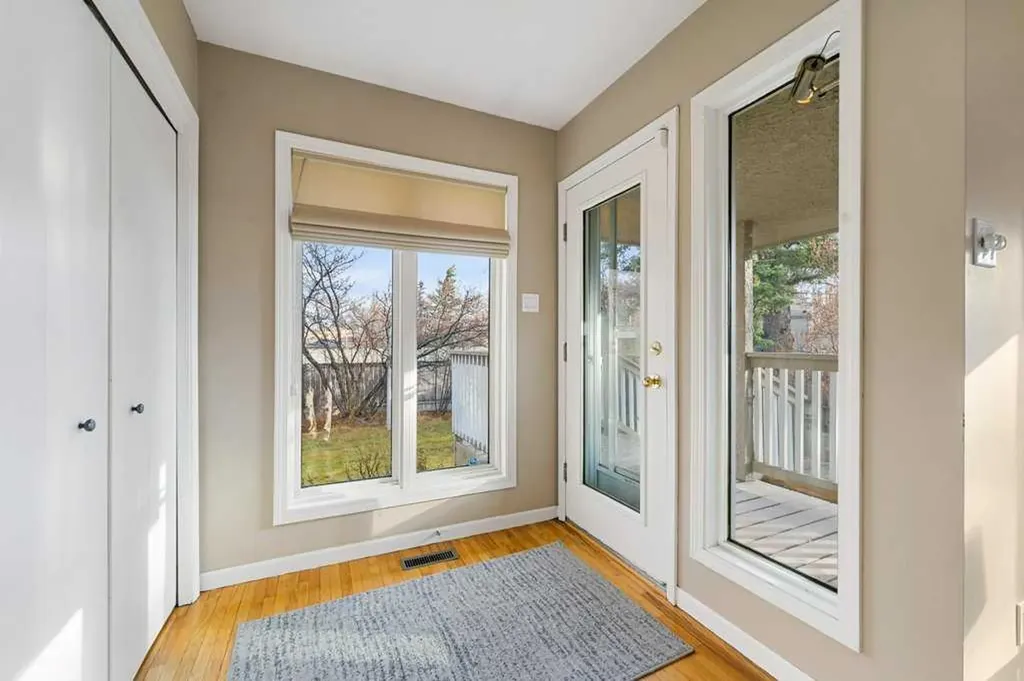 3204 24a Street SW Calgary AB T3C 1W7