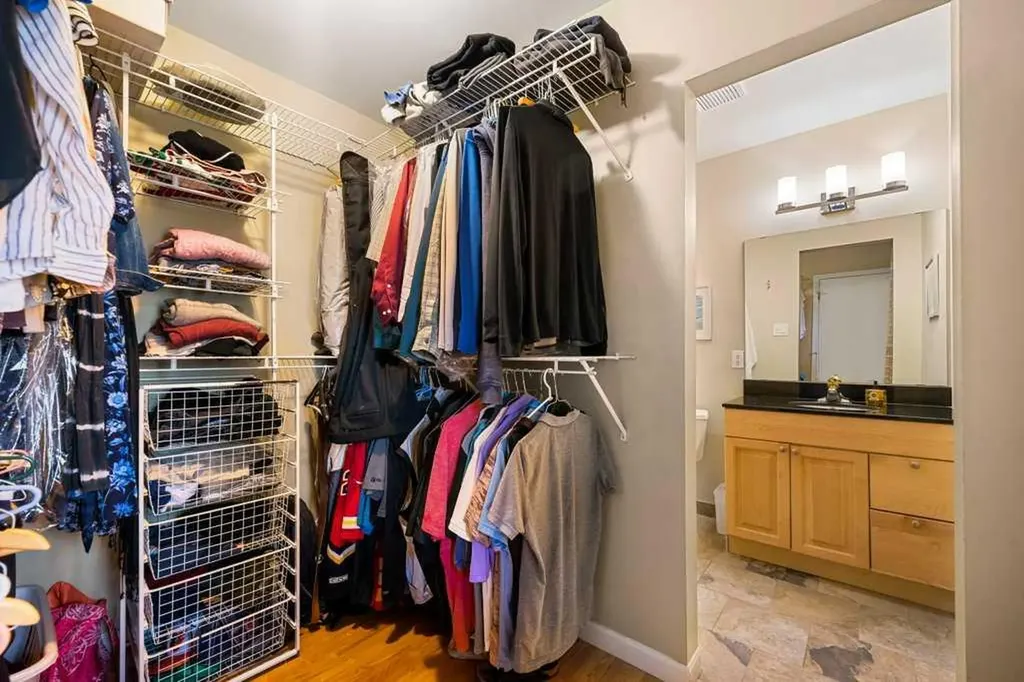3204 24a Street SW Calgary AB T3C 1W7
