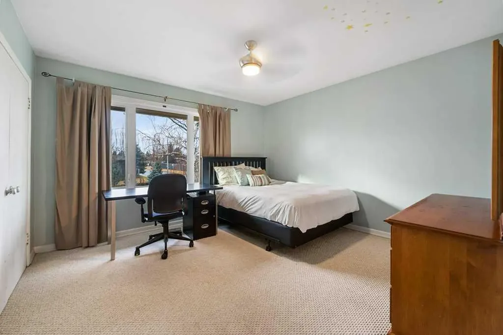 3204 24a Street SW Calgary AB T3C 1W7