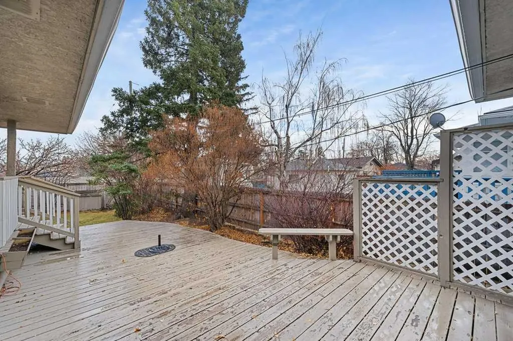 3204 24a Street SW Calgary AB T3C 1W7