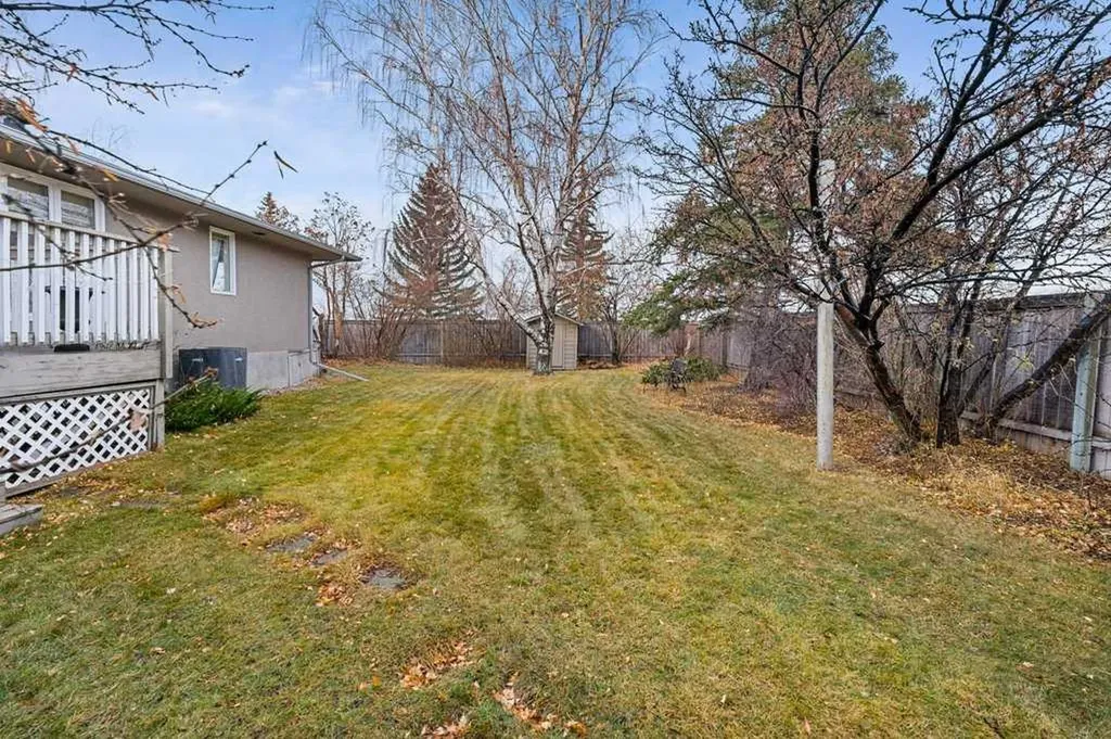 3204 24a Street SW Calgary AB T3C 1W7