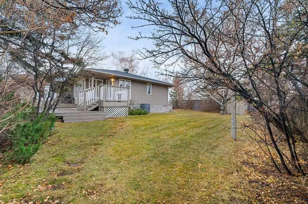 3204 24a Street SW Calgary AB T3C 1W7