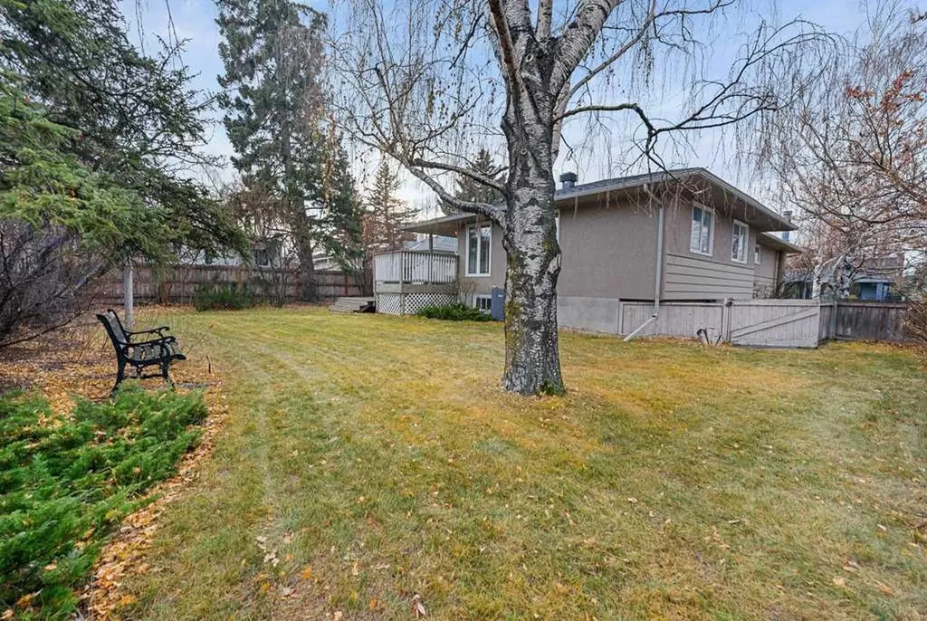 3204 24a Street SW Calgary AB T3C 1W7