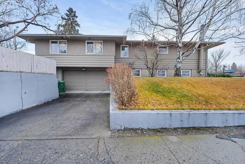3204 24a Street SW Calgary AB T3C 1W7