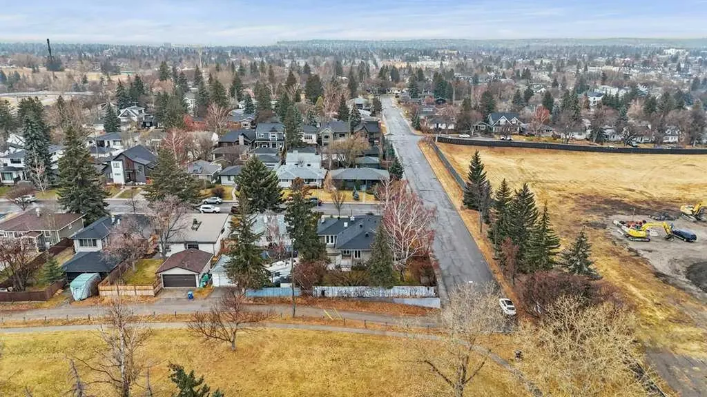 3204 24a Street SW Calgary AB T3C 1W7