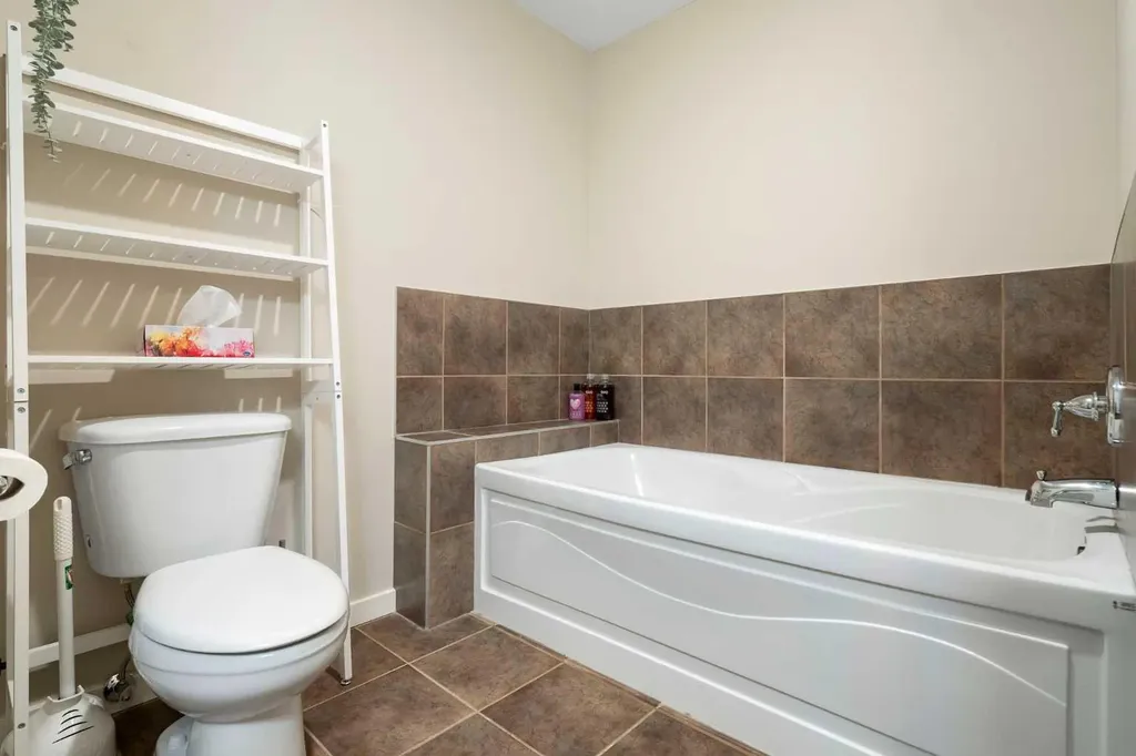 141 Mountain Street Cochrane AB T4C1Z5