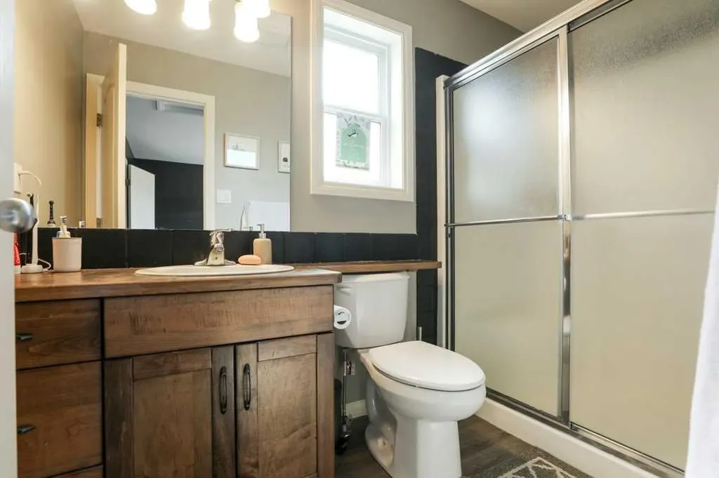 329 Grizzly Crescent N Lethbridge AB T1H 0E5