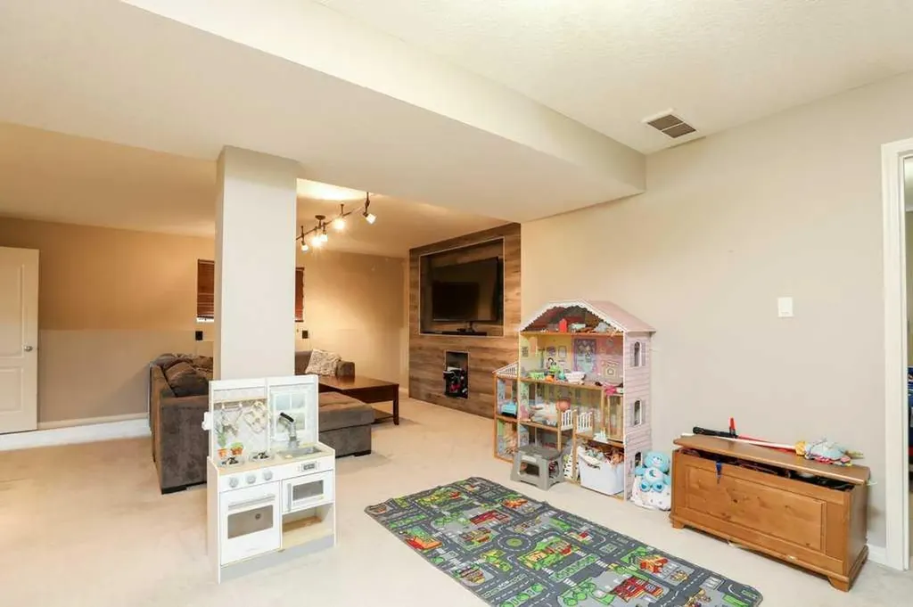 329 Grizzly Crescent N Lethbridge AB T1H 0E5