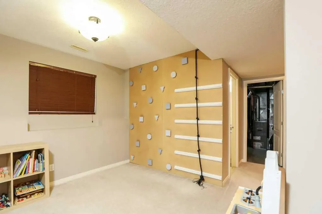 329 Grizzly Crescent N Lethbridge AB T1H 0E5
