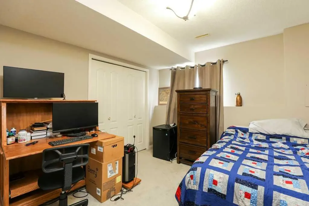 329 Grizzly Crescent N Lethbridge AB T1H 0E5