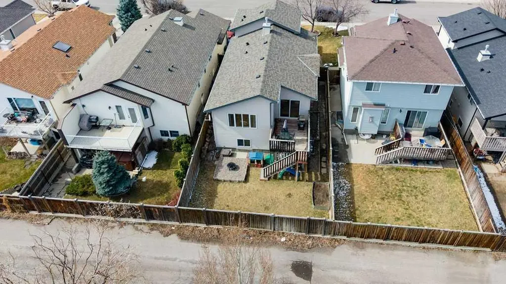 329 Grizzly Crescent N Lethbridge AB T1H 0E5