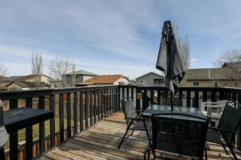 329 Grizzly Crescent N Lethbridge AB T1H 0E5