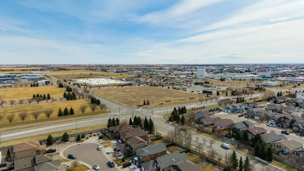 329 Grizzly Crescent N Lethbridge AB T1H 0E5