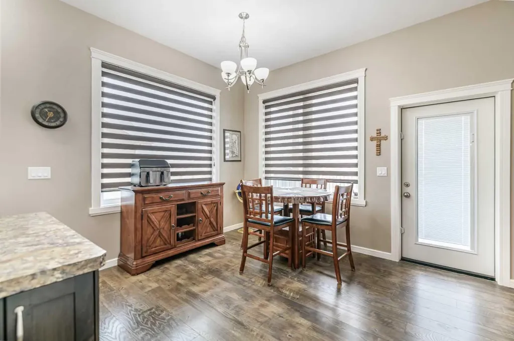 18 Mackenzie Crescent Lacombe AB T4L0B3
