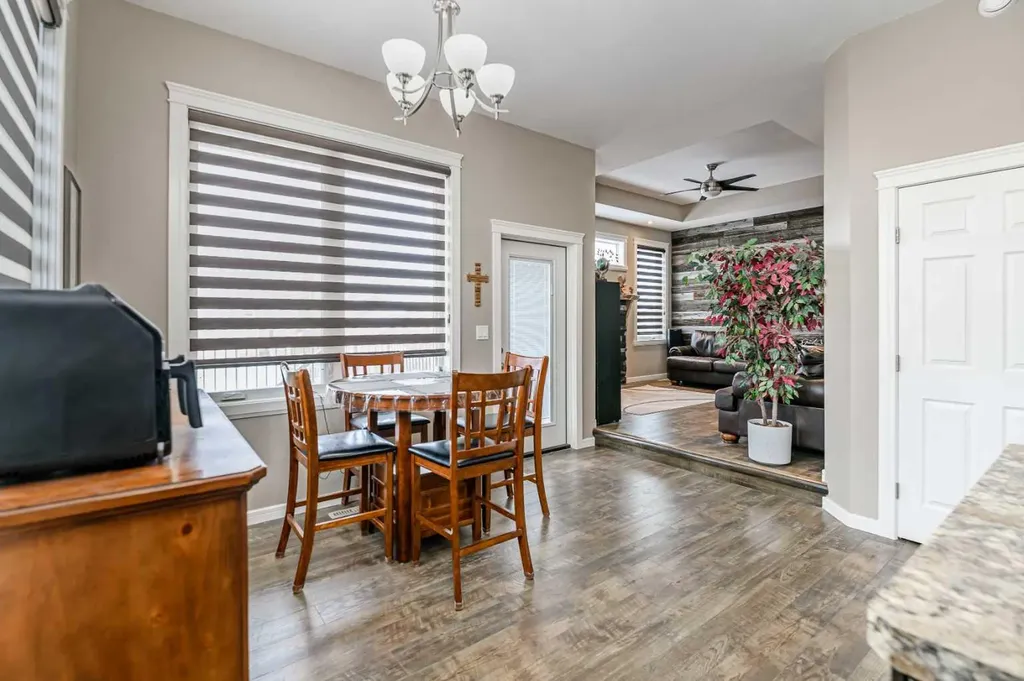 18 Mackenzie Crescent Lacombe AB T4L0B3