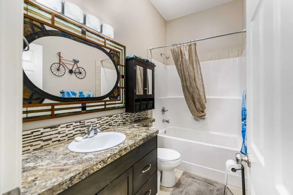 18 Mackenzie Crescent Lacombe AB T4L0B3