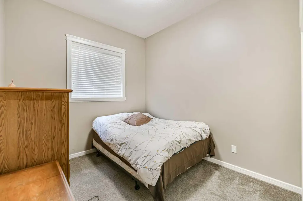 18 Mackenzie Crescent Lacombe AB T4L0B3