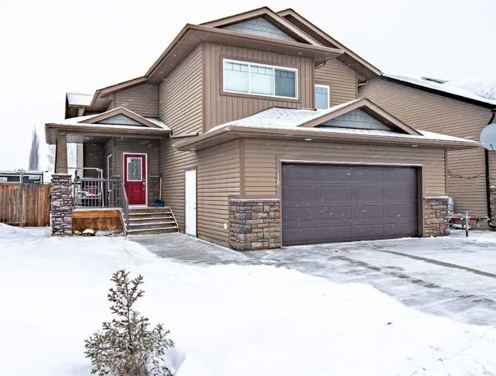 18 Mackenzie Crescent Lacombe AB T4L0B3