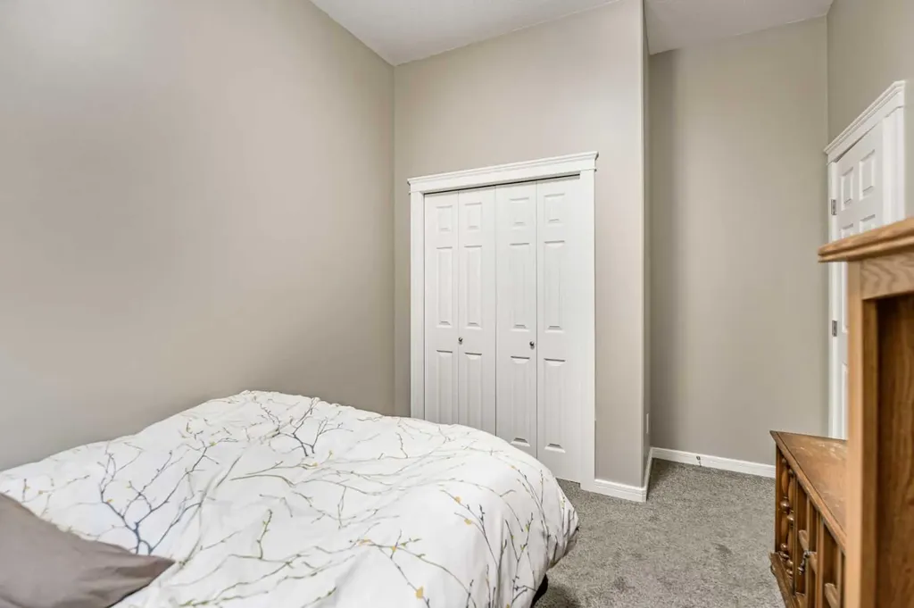 18 Mackenzie Crescent Lacombe AB T4L0B3
