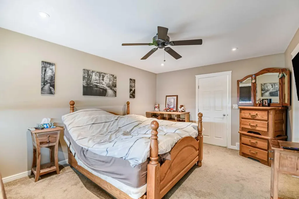 18 Mackenzie Crescent Lacombe AB T4L0B3