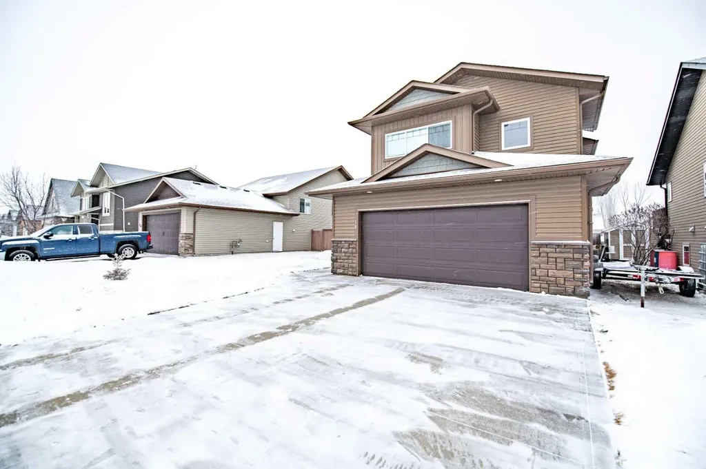 18 Mackenzie Crescent Lacombe AB T4L0B3