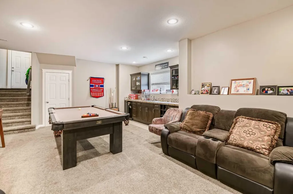 18 Mackenzie Crescent Lacombe AB T4L0B3