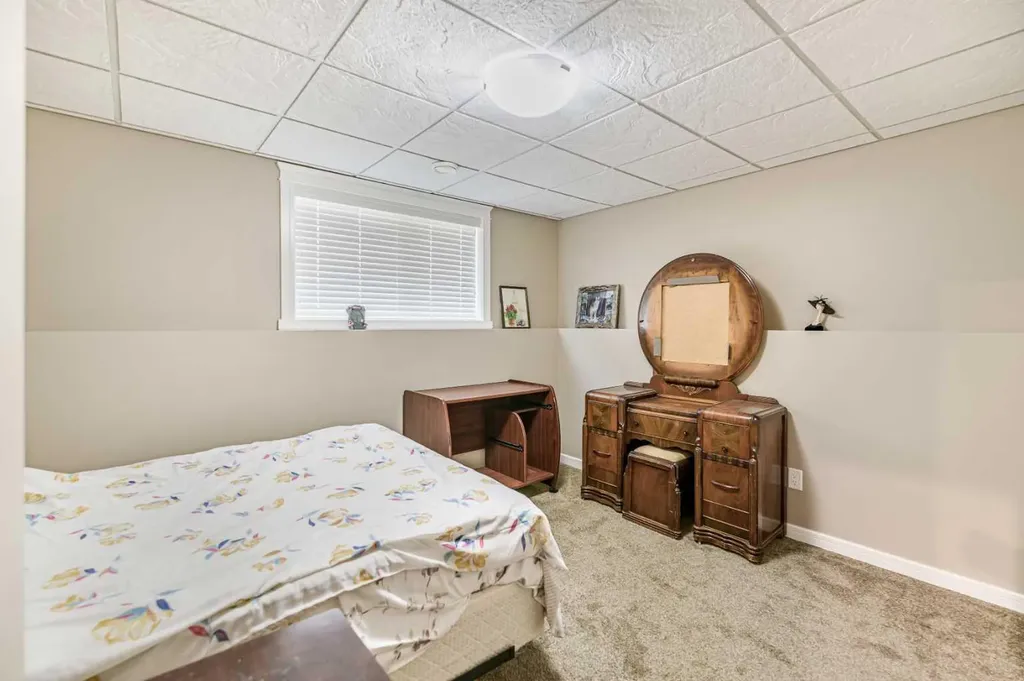 18 Mackenzie Crescent Lacombe AB T4L0B3
