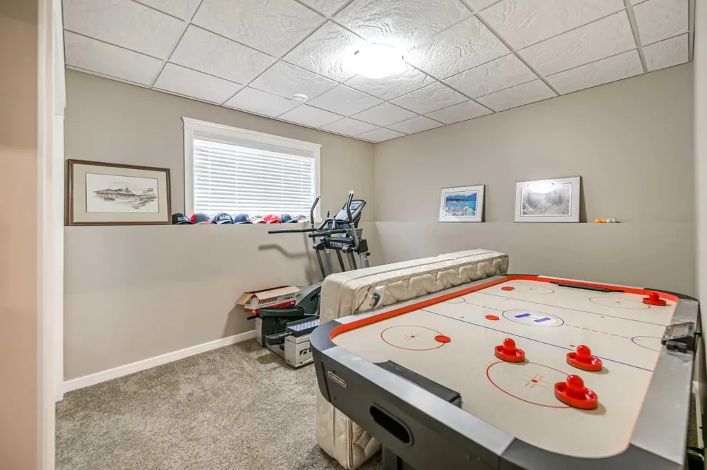 18 Mackenzie Crescent Lacombe AB T4L0B3