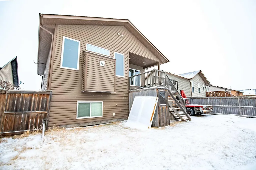 18 Mackenzie Crescent Lacombe AB T4L0B3