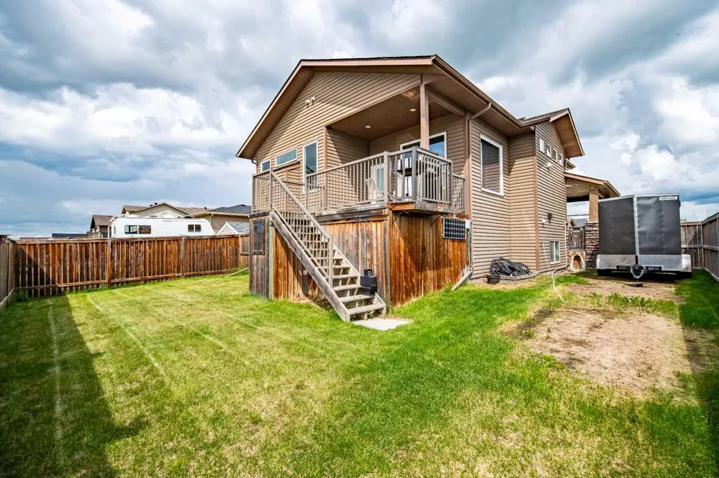 18 Mackenzie Crescent Lacombe AB T4L0B3