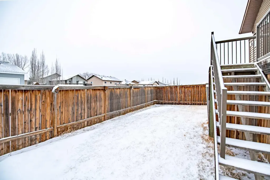 18 Mackenzie Crescent Lacombe AB T4L0B3