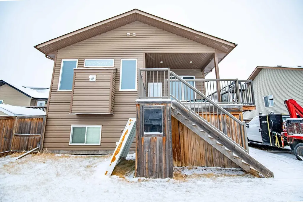 18 Mackenzie Crescent Lacombe AB T4L0B3