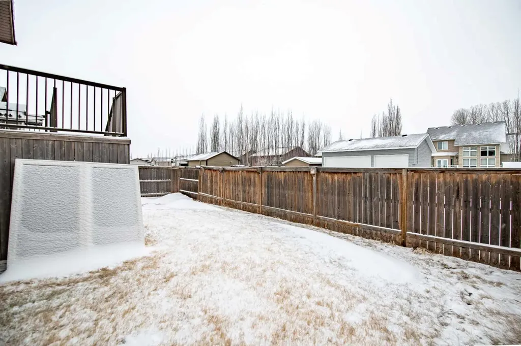 18 Mackenzie Crescent Lacombe AB T4L0B3