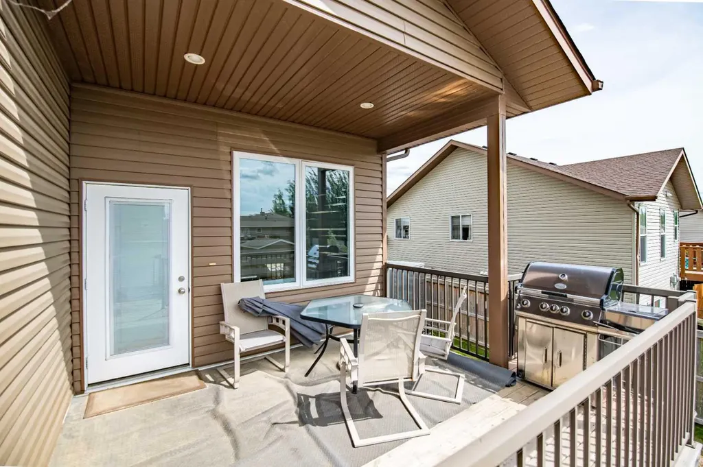 18 Mackenzie Crescent Lacombe AB T4L0B3