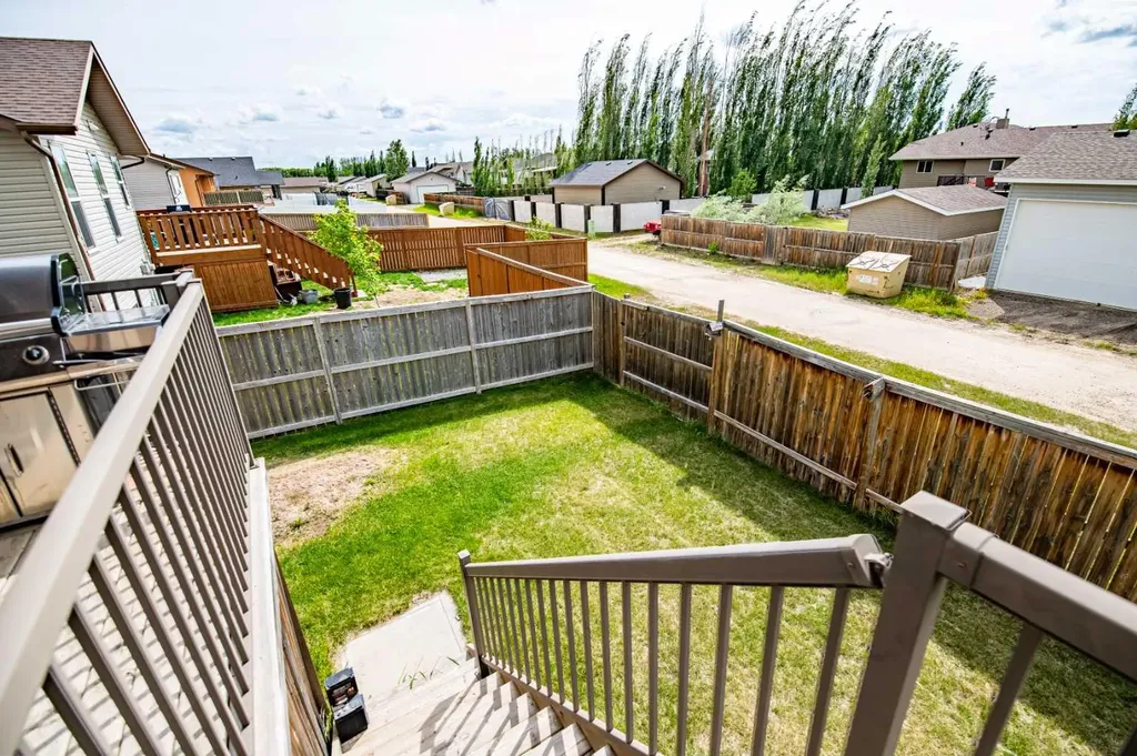 18 Mackenzie Crescent Lacombe AB T4L0B3