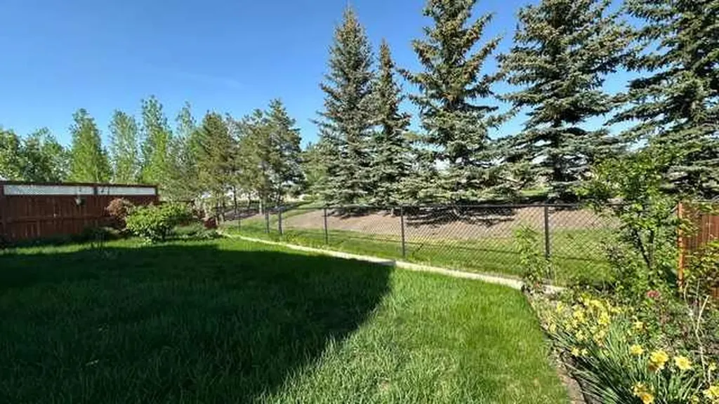 273 Silverado Plains Close SW Calgary AB T2X 0G6