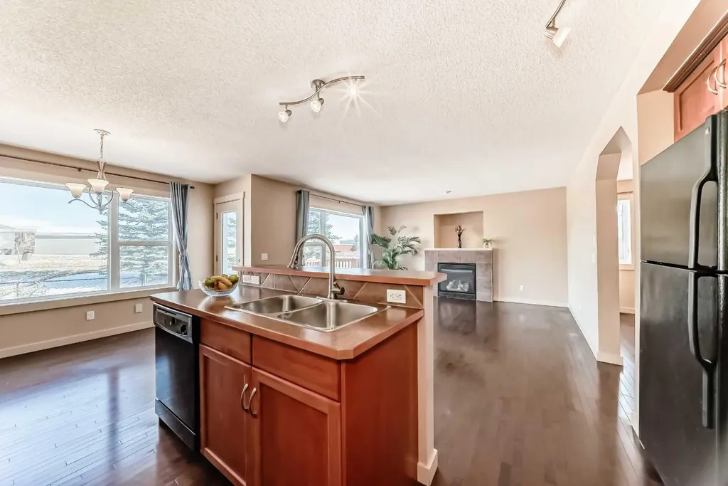 273 Silverado Plains Close SW Calgary AB T2X 0G6