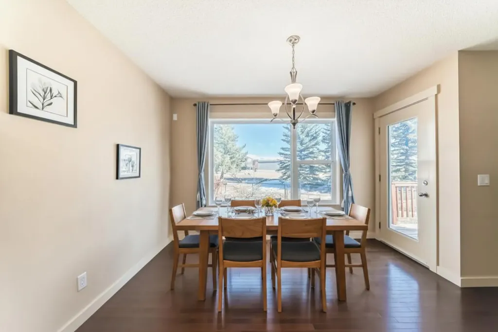 273 Silverado Plains Close SW Calgary AB T2X 0G6