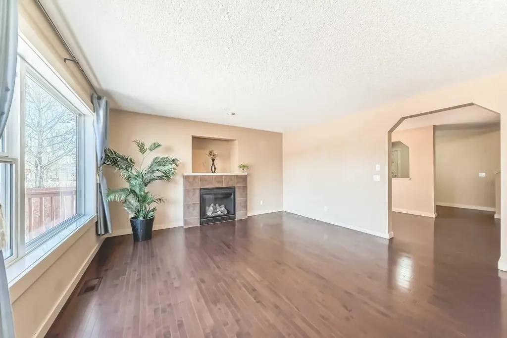 273 Silverado Plains Close SW Calgary AB T2X 0G6